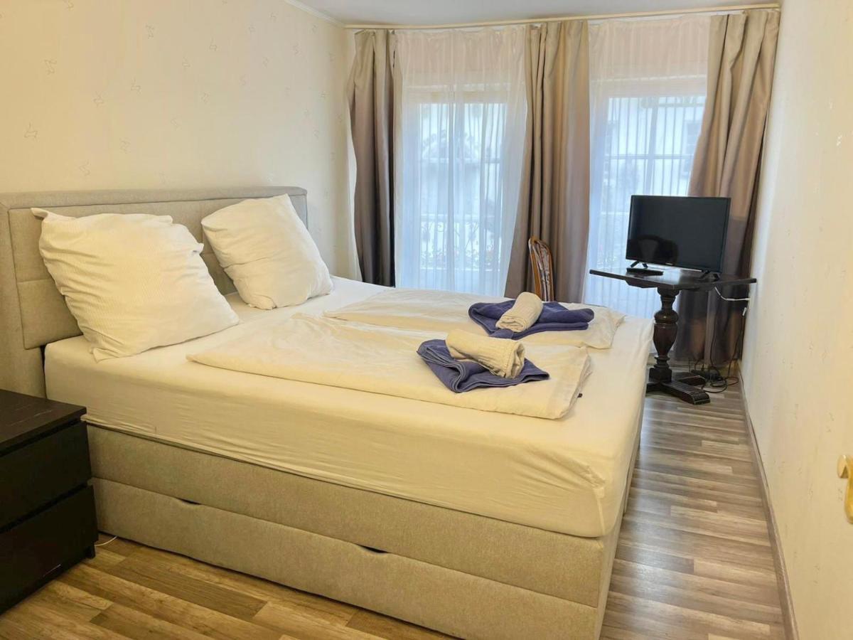 The Burgklause Boutique Hotel Linz am Rhein Esterno foto