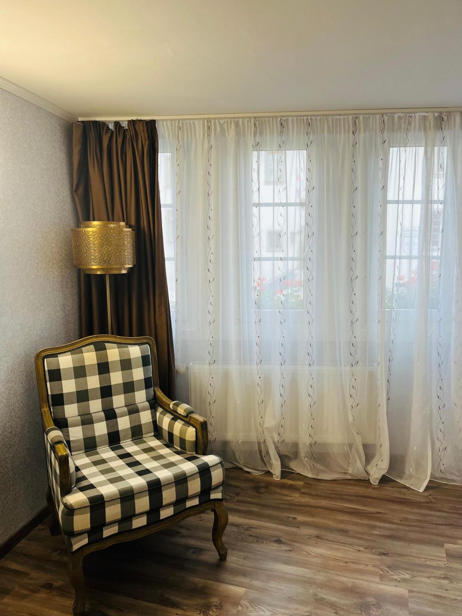 The Burgklause Boutique Hotel Linz am Rhein Esterno foto