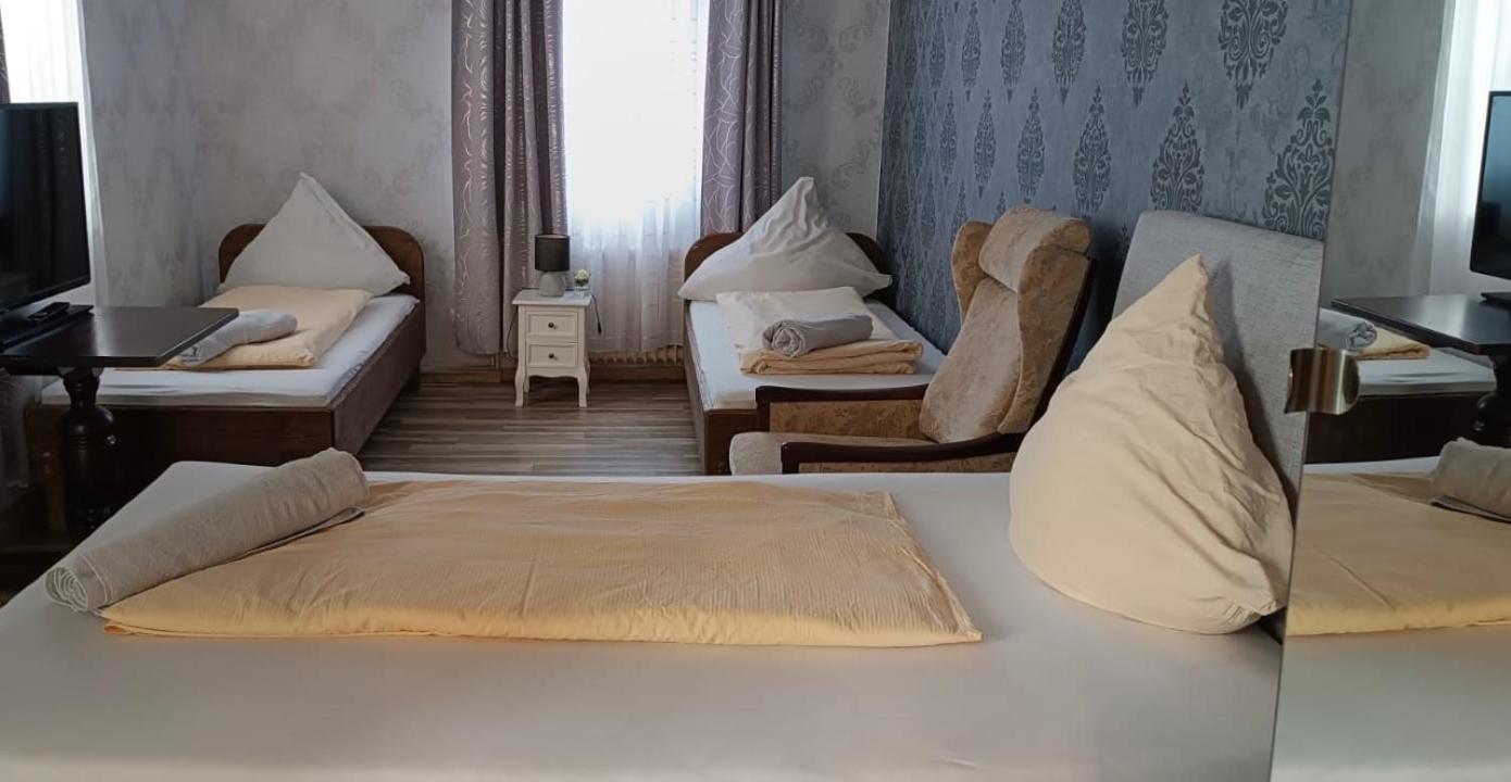 The Burgklause Boutique Hotel Linz am Rhein Esterno foto