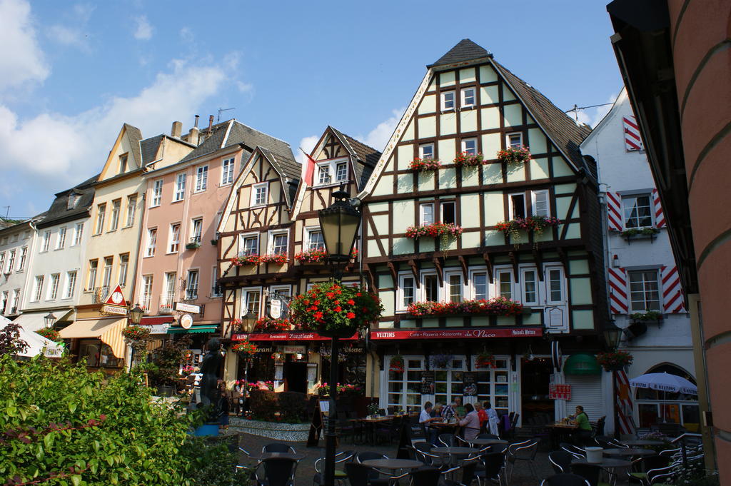 The Burgklause Boutique Hotel Linz am Rhein Esterno foto